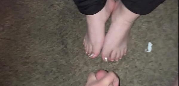 Cumshot on sexy feet (Silver and Pink Toes)